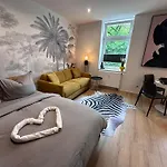 Top - Dschungel - Modern, Ruhig Und Familienfreundlich, Gratis W-Lan