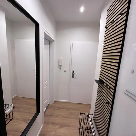 Apartment - Dschungel - Modern, Ruhig Und Familienfreundlich, Gratis W-lan *